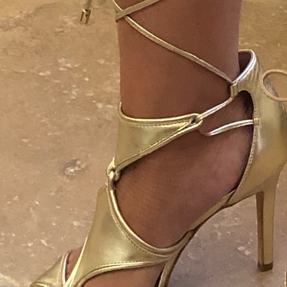 Vince Camuto Champagne Stiletto - Picture 11 of 14